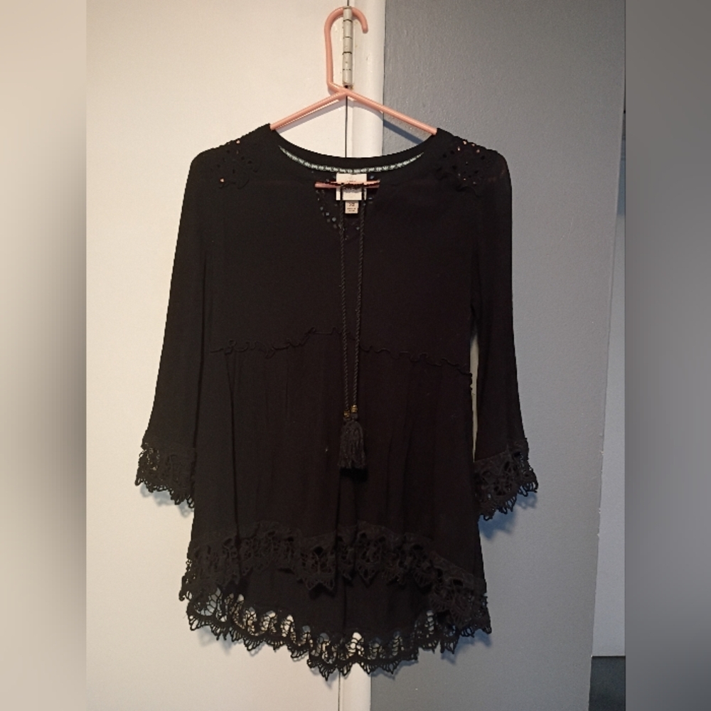 Knox Rose Black Lace Accent Blouse